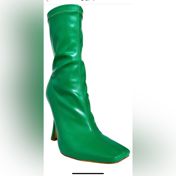 Perfect holiday boots! These gorgeous boots won’t last! Hurry! - Picture 6 of 6